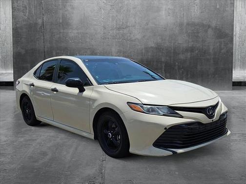 2018 Toyota Camry Hybrid LE
