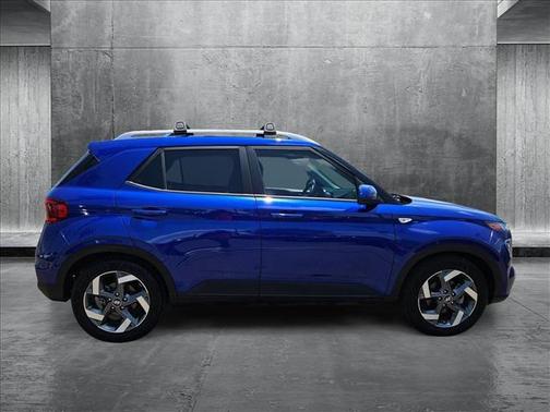 2022 Hyundai VENUE SEL