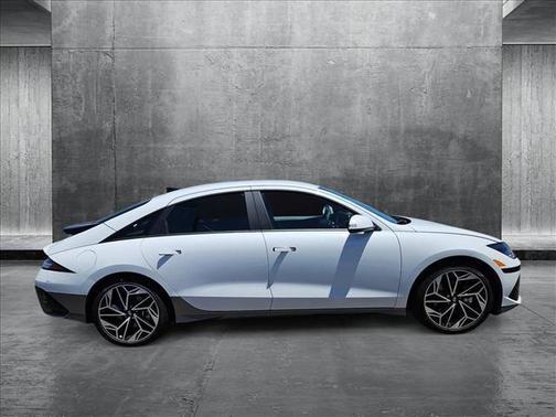 2025 Hyundai IONIQ 6 SEL