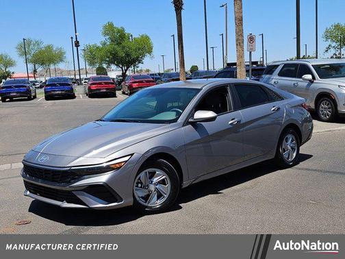 2024 Hyundai ELANTRA SE