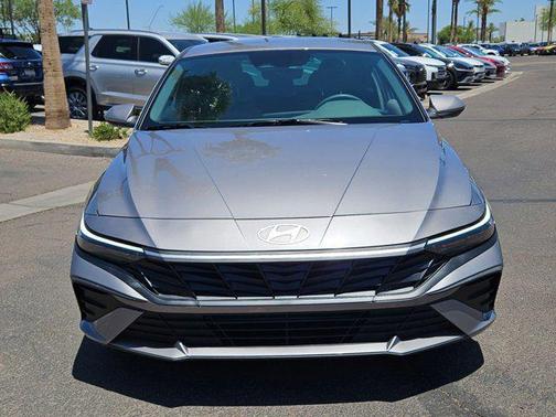 2024 Hyundai ELANTRA SE