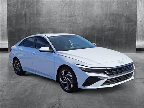 2025 Hyundai ELANTRA SEL