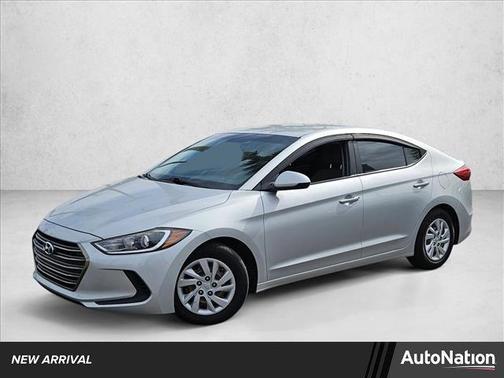 2018 Hyundai ELANTRA SE