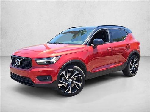 Fusion Red Metallic 2019 Volvo XC40 T5 R-Design