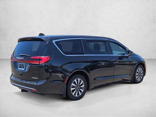 Brilliant Black Crystal Pearlcoat 2022 Chrysler Pacifica Hybrid Touring L