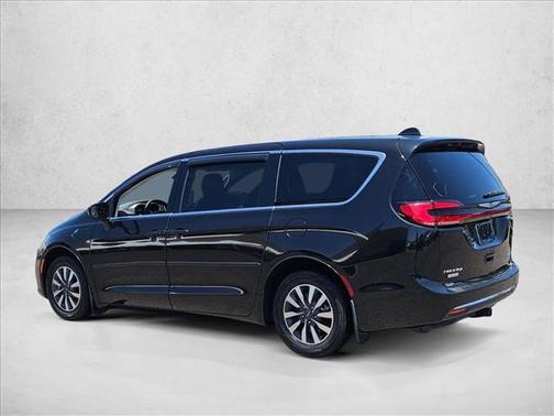 Brilliant Black Crystal Pearlcoat 2022 Chrysler Pacifica Hybrid Touring L