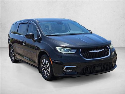 Brilliant Black Crystal Pearlcoat 2022 Chrysler Pacifica Hybrid Touring L