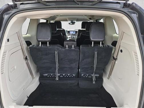 Brilliant Black Crystal Pearlcoat 2022 Chrysler Pacifica Hybrid Touring L