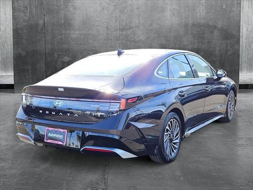 2025 Hyundai SONATA Hybrid Limited