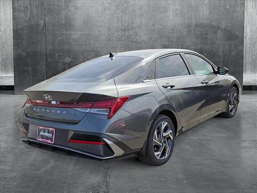 2025 Hyundai ELANTRA SEL