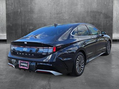 2025 Hyundai SONATA Hybrid Limited