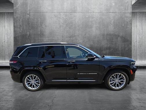 2023 Jeep Grand Cherokee Summit