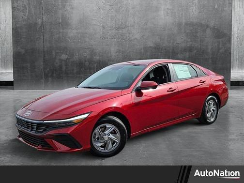 2025 Hyundai ELANTRA SE