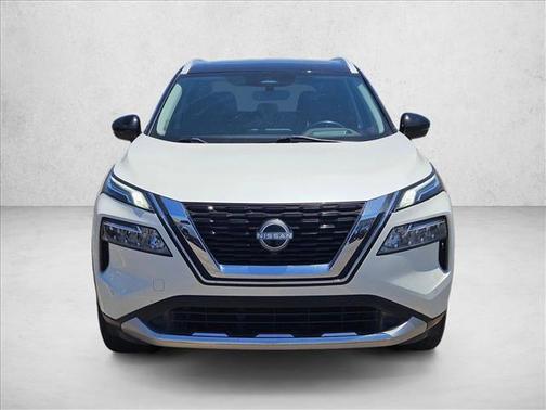 Pearl White Tricoat/Super Black 2023 Nissan Rogue Platinum