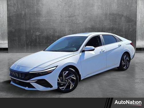 2025 Hyundai ELANTRA SEL