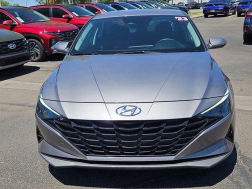 2023 Hyundai ELANTRA SE