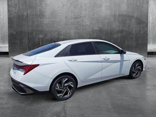2025 Hyundai ELANTRA Sport