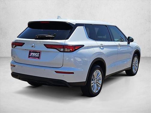 White Diamond 2024 Mitsubishi Outlander ES