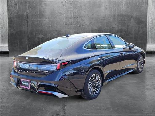 2025 Hyundai SONATA Hybrid Limited