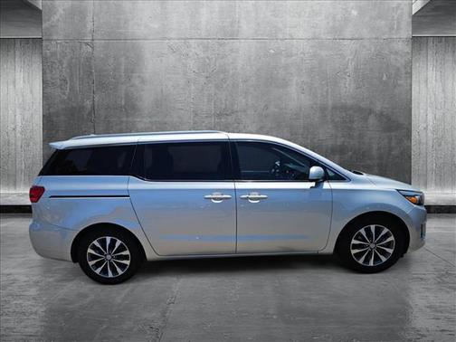 2016 Kia Sedona SX