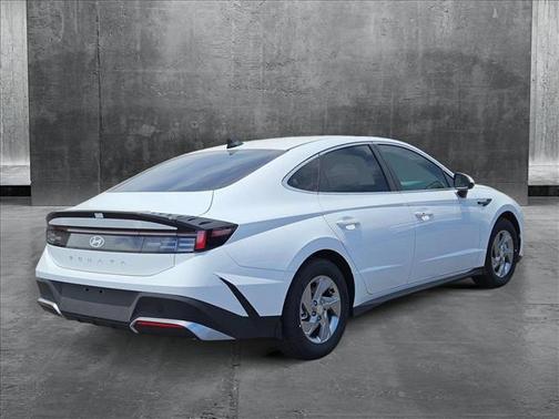 2025 Hyundai SONATA SE