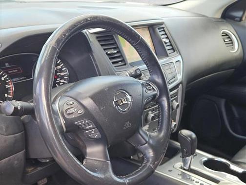 2019 Nissan Pathfinder SL