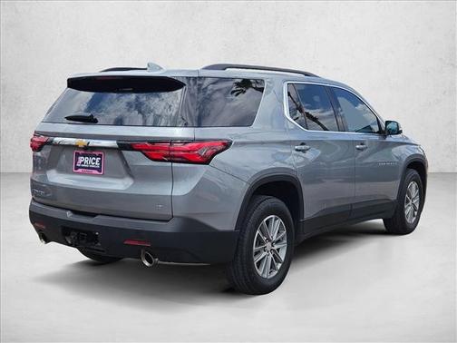 Sterling Gray Metallic 2023 Chevrolet Traverse LT Cloth