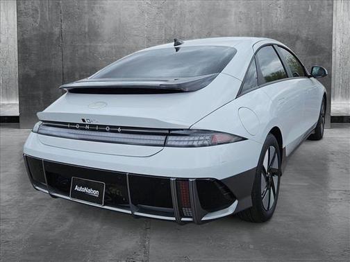 2025 Hyundai IONIQ 6 SE