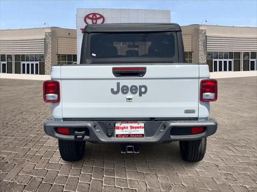 2022 Jeep Gladiator Overland