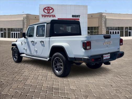 2022 Jeep Gladiator Overland