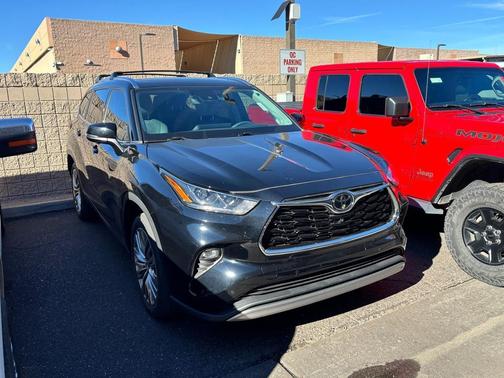 2023 Toyota Highlander Platinum