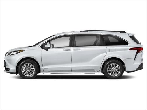2025 Toyota Sienna XLE 8 Passenger