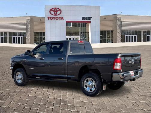 2022 RAM 2500 Tradesman Crew Cab 4x4 6'4' Box