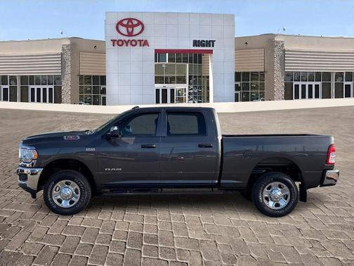 2022 RAM 2500 Tradesman Crew Cab 4x4 6'4' Box