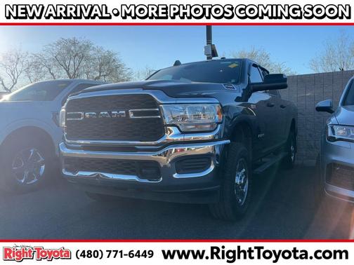 2022 RAM 2500 Tradesman Crew Cab 4x4 6'4' Box