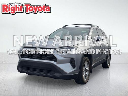 Silver Sky Metallic 2021 Toyota RAV4 XLE