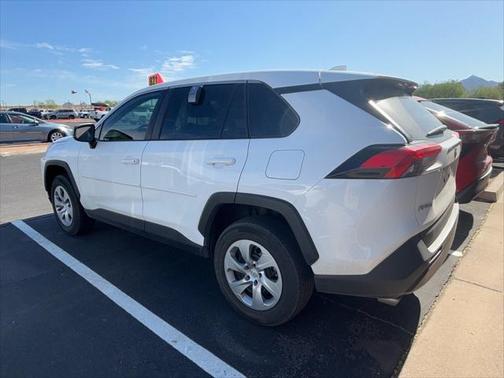 2022 Toyota RAV4 LE