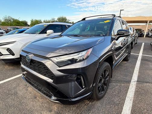 2022 Toyota RAV4 Hybrid SE