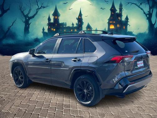 2022 Toyota RAV4 Hybrid SE