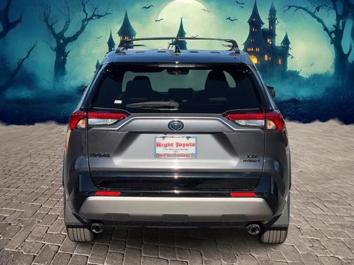 2022 Toyota RAV4 Hybrid SE