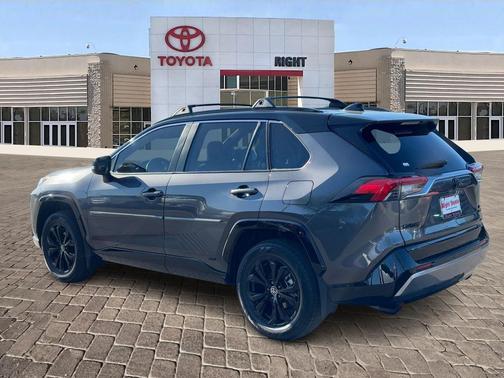 2022 Toyota RAV4 Hybrid SE