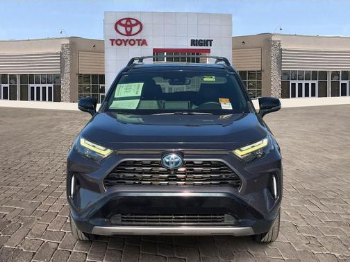 2022 Toyota RAV4 Hybrid SE
