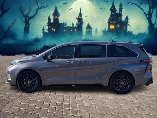 2021 Toyota Sienna XSE 7 Passenger