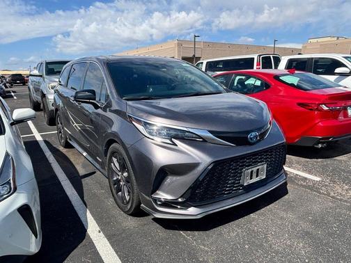 2021 Toyota Sienna XSE 7 Passenger