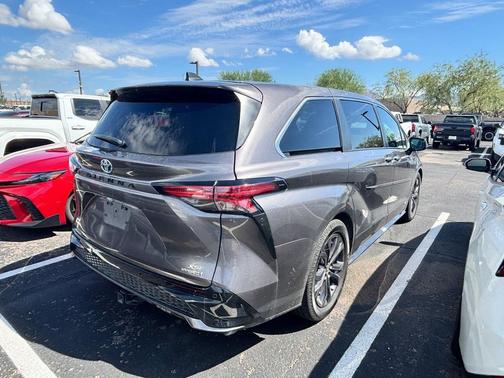 2021 Toyota Sienna XSE 7 Passenger