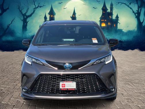 2021 Toyota Sienna XSE 7 Passenger