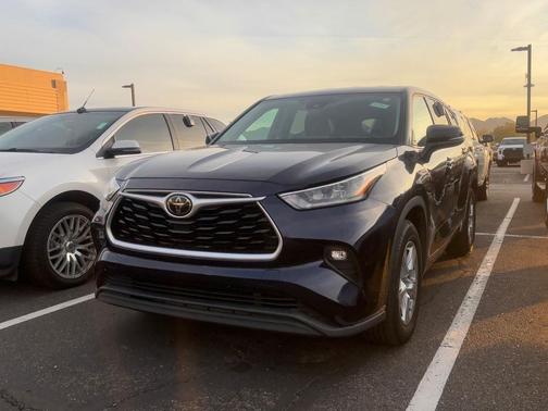 2020 Toyota Highlander LE