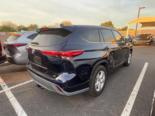 2020 Toyota Highlander LE