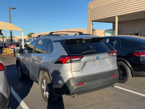 2024 Toyota RAV4 Hybrid XLE