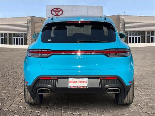 2022 Porsche Macan Base